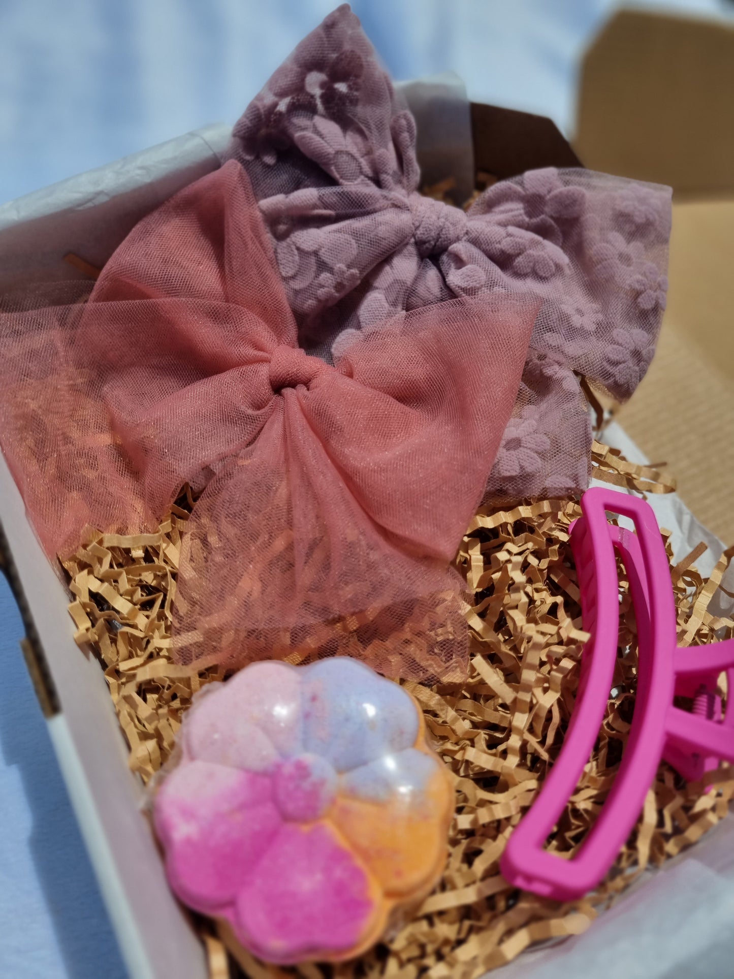 Blush bows gift box