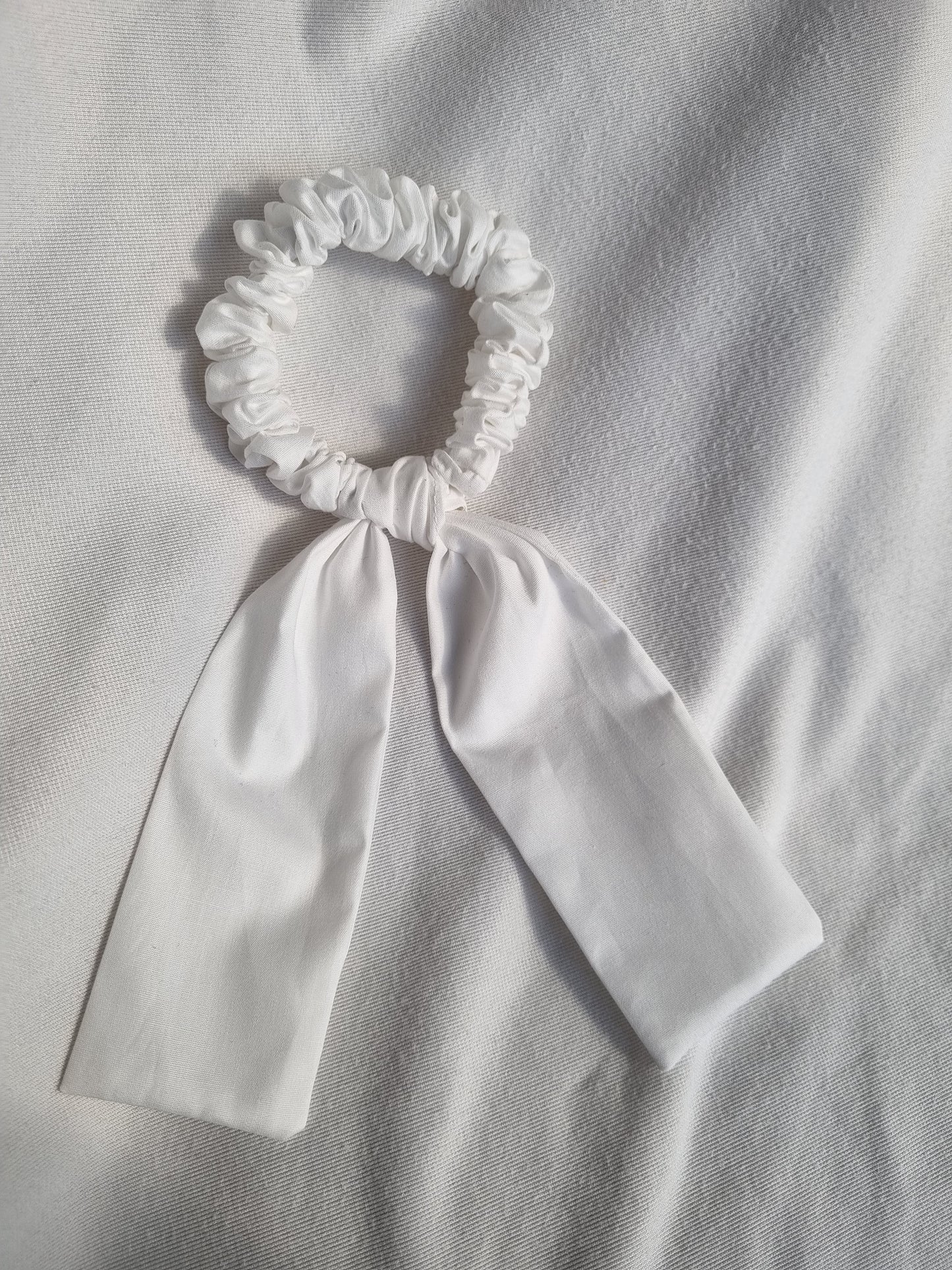 White short tail scrunchie