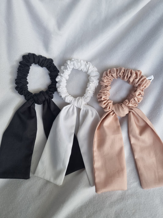 Short tail scrunchie set