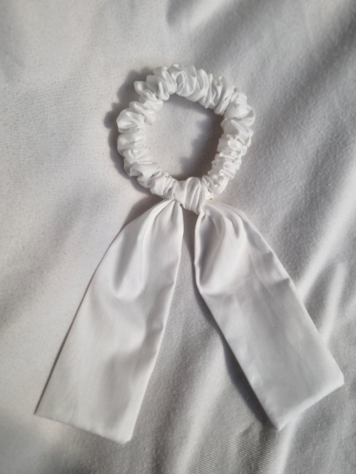 White short tail scrunchie